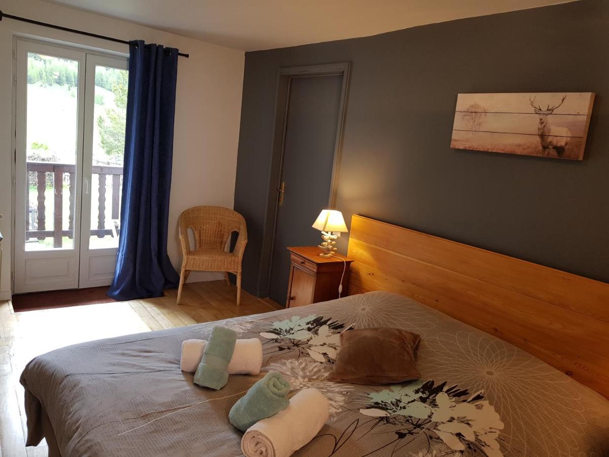 La Girandole Chambre D'Hotes Et Location D'Appartement Arvieux Exterior photo