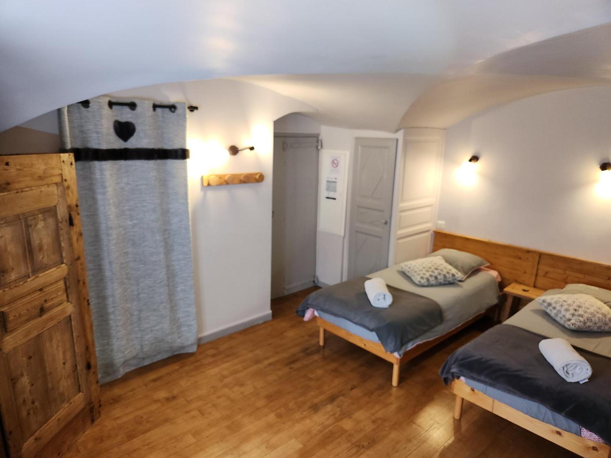 La Girandole Chambre D'Hotes Et Location D'Appartement Arvieux Exterior photo