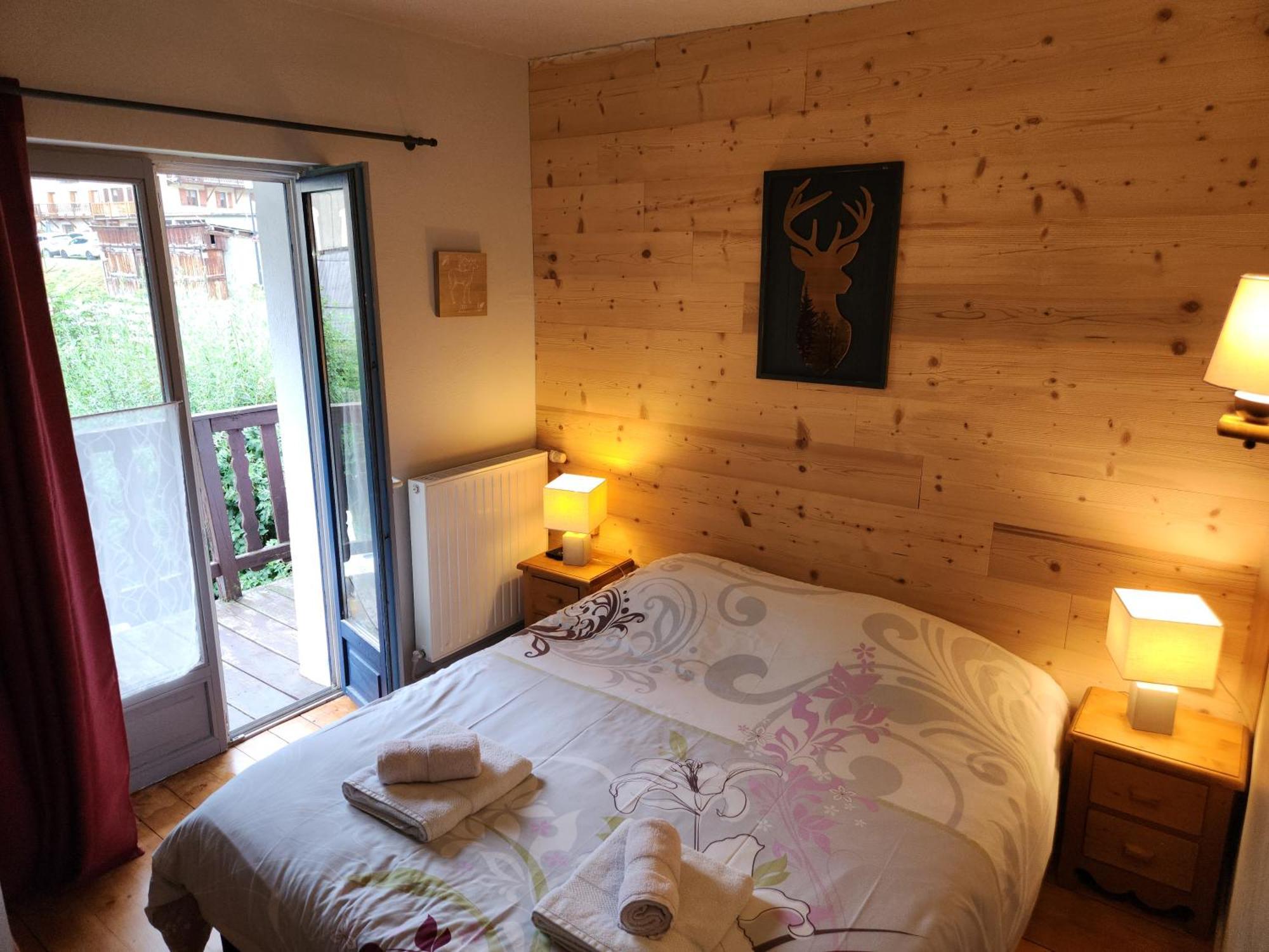 La Girandole Chambre D'Hotes Et Location D'Appartement Arvieux Exterior photo
