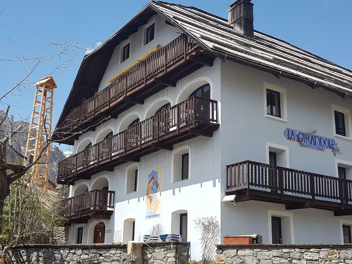 La Girandole Chambre D'Hotes Et Location D'Appartement Arvieux Exterior photo