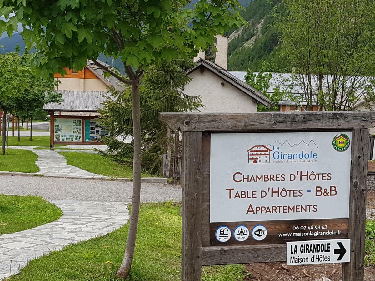 La Girandole Chambre D'Hotes Et Location D'Appartement Arvieux Exterior photo