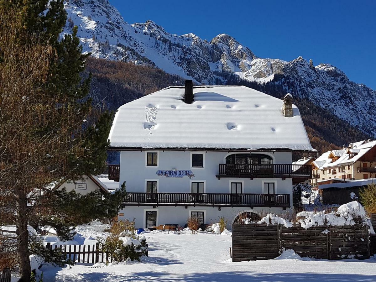 La Girandole Chambre D'Hotes Et Location D'Appartement Arvieux Exterior photo